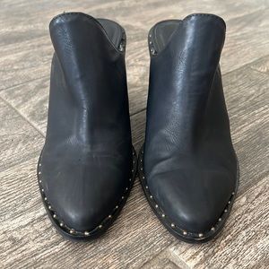 Chinese Laundry clog heels